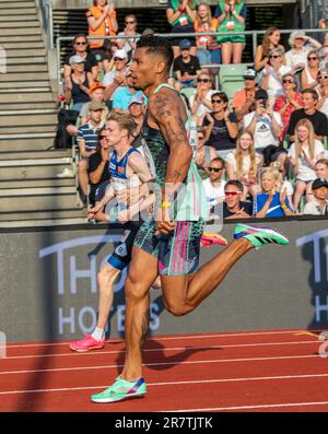 Wayde Van Niekerk aus Südafrika erreicht bei den Oslo Bislett Games, der Wanda Diamond League, dem Bislett Stadium und Oslo Norwegen auf der einen Platz von 44,38 in den 400m für Männer Stockfoto