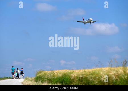 Aircraft Chair Airlines, Airbus A320-200, HB-JOK, Zürich Kloten, Schweiz Stockfoto