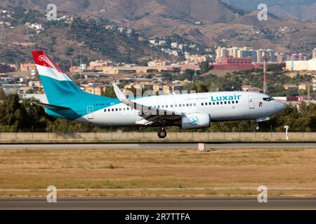 Malaga, Spanien. 21. Aug. 2022. Eine Luxair - Luxembourg Airlines Boeing 737-700 landet auf dem Flughafen Malaga Costa del sol. (Foto: Fabrizio Gandolfo/SOPA Images/Sipa USA) Guthaben: SIPA USA/Alamy Live News Stockfoto