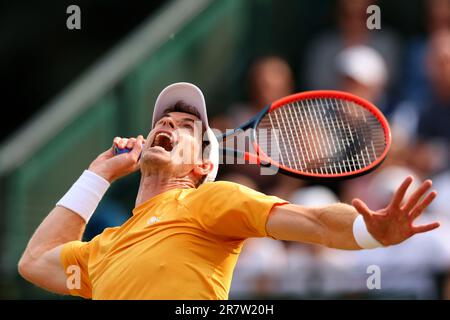 17. Juni 2023; Nottingham Tennis Centre, Nottingham, England: Rothesay Nottingham Open, Tag 6; Andy Murray bedient Nuno Borges Stockfoto