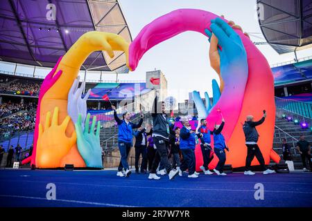 Berlin, Deutschland. 17. Juni 2023. Sportler aus Griechenland kommen während der Eröffnungszeremonie der Olympischen Sonderspiele 2023 in Berlin ins Olympiastadion. Kredit: Christoph Soeder/dpa/Alamy Live News Stockfoto