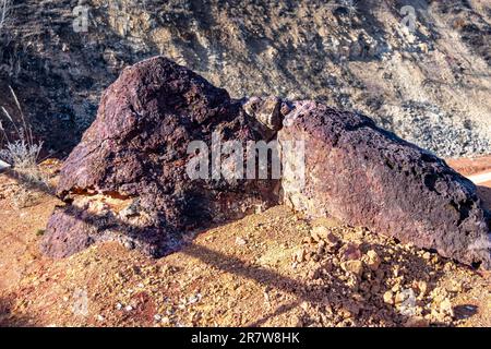 Bauxit-Tagebau (offene Grube) (marslandschaft) Stockfoto