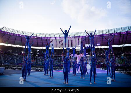 Berlin, Deutschland. 17. Juni 2023. Avatar-Schauspieler treten bei der Eröffnungszeremonie der Special Olympics World Games Berlin 2023 im Olympiastadion auf. Kredit: Christoph Soeder/dpa/Alamy Live News Stockfoto