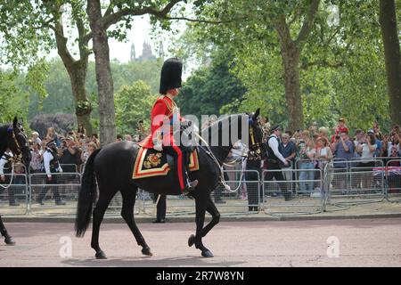 King Charles, London, Großbritannien - Juni 17 2023; King Charles iii. Auf dem Pferd zurück in Trooping die Farbenparade in Uniform Stock Photo, Stock Photo, Stockfoto