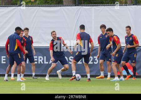 Rotterdam, Niederlande. 17. Juni 2023. Training der spanischen Fußballnationalmannschaft auf dem Feld der Fussballakademie Feyenoord in Rotterdam, Niederlande am 17. Juni 2023. Foto: Luka Stanzl/PIXSELL Kredit: Pixsell/Alamy Live News Stockfoto