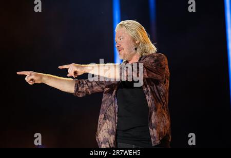 Phillip Sweet of Little Big Town tritt am 3. Tag des CMA Fest im Nissan Stadium am Donnerstag, den 10. Juni 2023 in Nashville, Tennessee auf. (Foto b Stockfoto