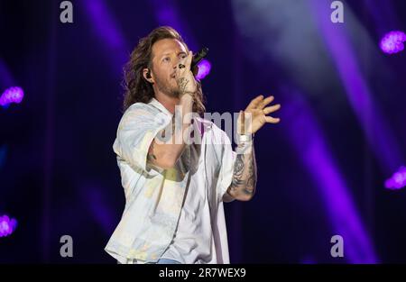 Tyler Hubbard tritt am 1. Tag des CMA Fests im Nissan Stadium am Donnerstag, den 8. Juni 2023 in Nashville, Tennessee auf. Foto: Amiee Stubbs/ImageSPA Stockfoto