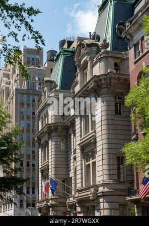 Das Generalkonsulat der Republik Polen in New York City befindet sich in 233 Madison Avenue, NYC, USA 2023 Stockfoto