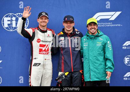 Montreal, Kanada. 17. Juni 2023. Qualifizierung der Top 3 im Parc Ferme (L bis R): Nico Hulkenberg (GER) Haas F1 Team, Zweiter; Max Verstappen (NLD) Red Bull Racing, Pole Position; Fernando Alonso (ESP) Aston Martin F1 Team, Dritter. 17.06.2023. Formel-1-Weltmeisterschaft, Rd 9, Canadian Grand Prix, Montreal, Kanada, Qualifikationstag. Das Foto sollte wie folgt lauten: XPB/Press Association Images. Kredit: XPB Images Ltd/Alamy Live News Stockfoto