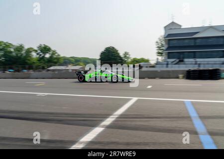 Elkhart Lake, WI, USA. 17. Juni 2023. DER INDYCAR-Fahrer CHRISTIAN LUNGAARD (45) aus Hedensted, Dänemark, fährt während einer Übung für den Sonsio Grand Prix auf der Road America in Elkhart Lake WI von der Boxenstraße. (Kreditbild: © Walter G. Arce Sr./ZUMA Press Wire) NUR REDAKTIONELLE VERWENDUNG! Nicht für den kommerziellen GEBRAUCH! Stockfoto