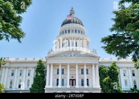 Außenfassade des California State Capitol Building in Sacramento Stockfoto