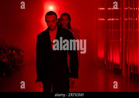 Mailand, Italien. 17. Juni 2023. JORDANLUCA Spring Summer 2024 Runway während der Mailänder Fashion Week am 2023. Juni in Mailand; Italien 17/06/2023 Guthaben: dpa/Alamy Live News Stockfoto