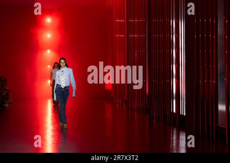 Mailand, Italien. 17. Juni 2023. JORDANLUCA Spring Summer 2024 Runway während der Mailänder Fashion Week am 2023. Juni in Mailand; Italien 17/06/2023 Guthaben: dpa/Alamy Live News Stockfoto
