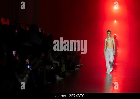 Mailand, Italien. 17. Juni 2023. JORDANLUCA Spring Summer 2024 Runway während der Mailänder Fashion Week am 2023. Juni in Mailand; Italien 17/06/2023 Guthaben: dpa/Alamy Live News Stockfoto