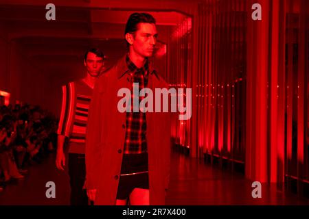 Mailand, Italien. 17. Juni 2023. JORDANLUCA Spring Summer 2024 Runway während der Mailänder Fashion Week am 2023. Juni in Mailand; Italien 17/06/2023 Guthaben: dpa/Alamy Live News Stockfoto