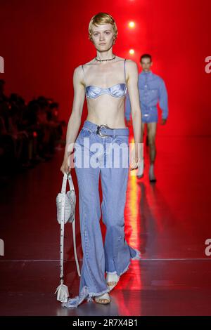 Mailand, Italien. 17. Juni 2023. JORDANLUCA Spring Summer 2024 Runway während der Mailänder Fashion Week am 2023. Juni in Mailand; Italien 17/06/2023 Guthaben: dpa/Alamy Live News Stockfoto