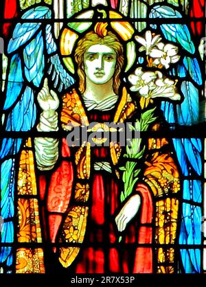 St. Gabriel, Erzengel, Buntglasfenster, Blakeney Kirche, Norfolk, England Stockfoto