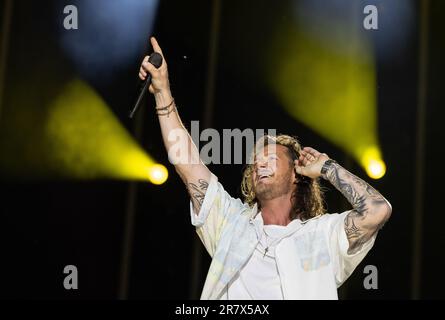 Tyler Hubbard tritt am 1. Tag des CMA Fests im Nissan Stadium am Donnerstag, den 8. Juni 2023 in Nashville, Tennessee auf. Foto: Amiee Stubbs/imageSPACE/MediaPunch Stockfoto