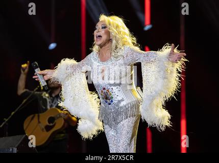 Tanya Tucker tritt am 2. Tag des CMA Fests im Nissan Stadium am Donnerstag, den 9. Juni 2023 in Nashville, Tennessee auf. (Foto: Amiee Stubbs/imageSPACE/MediaPunch) Stockfoto