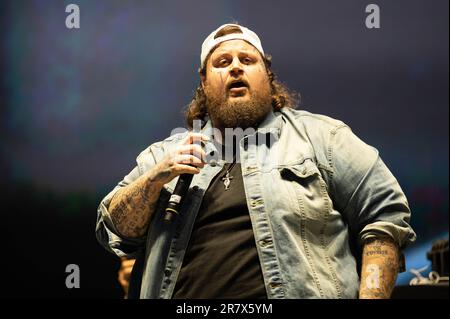 Drei 6 Mafia-Spezialgast Jelly Roll treten am 2. Tag des Bonnaroo Music & Arts Festivals 2023 am 16. Juni 2023 in Manchester, Tennessee, auf. Foto: Darren Eagles/imageSPACE/MediaPunch Stockfoto