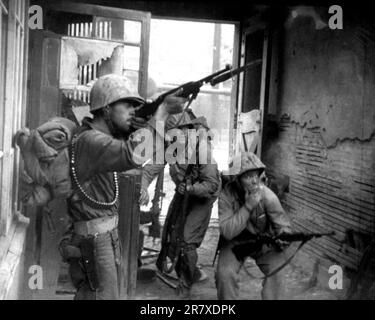 Truppen der Vereinten Nationen, die in den Straßen von Seoul, Korea, kämpfen. 20. September 1950. Stockfoto