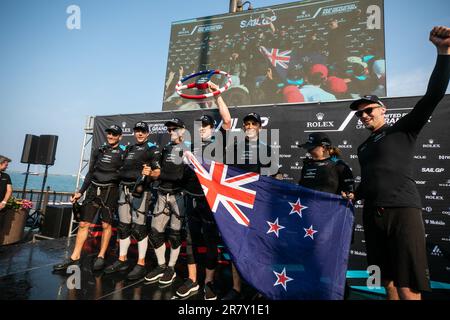 Chicago, USA. 17. Juni 2023. Team Neuseeland feiert seinen Sieg in der Sail GP Season 4 am Lake Michigan in Chicago, USA, am 17. Juni 2023. Kredit: Vincent Johnson/Xinhua/Alamy Live News Stockfoto