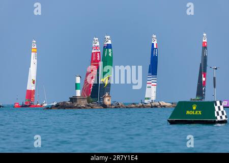 Chicago, USA. 17. Juni 2023. Die Teams treten am 17. Juni 2023 während der Sail GP Season 4 auf dem Lake Michigan in Chicago, USA, gegeneinander an. Kredit: Vincent Johnson/Xinhua/Alamy Live News Stockfoto