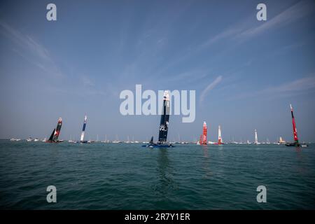 Chicago, USA. 17. Juni 2023. Die Teams treten am 17. Juni 2023 während der Sail GP Season 4 auf dem Lake Michigan in Chicago, USA, gegeneinander an. Kredit: Vincent Johnson/Xinhua/Alamy Live News Stockfoto