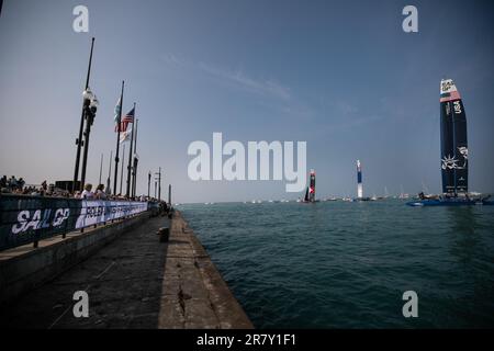 Chicago, USA. 17. Juni 2023. Die Teams treten am 17. Juni 2023 während der Sail GP Season 4 auf dem Lake Michigan in Chicago, USA, gegeneinander an. Kredit: Vincent Johnson/Xinhua/Alamy Live News Stockfoto