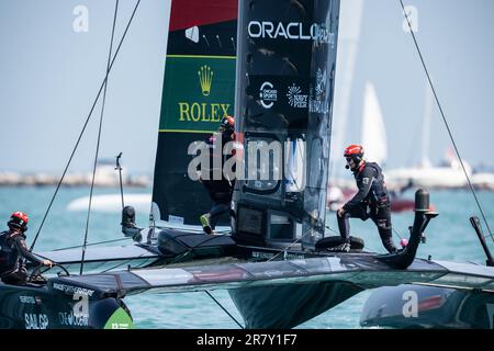 Chicago, USA. 17. Juni 2023. Team Switzerland tritt am 17. Juni 2023 während der Sail GP Season 4 auf dem Lake Michigan in Chicago, USA, an. Kredit: Vincent Johnson/Xinhua/Alamy Live News Stockfoto