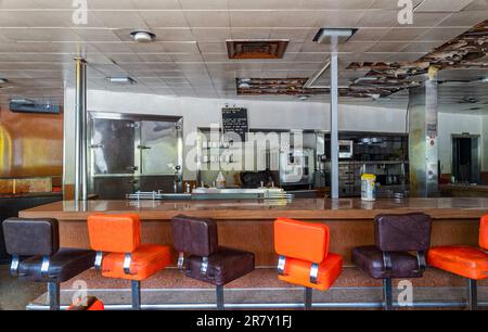 Der Schalter des geschlossenen Sportsman's Cafe and Lounge in Oakridge, Oregon, USA Stockfoto
