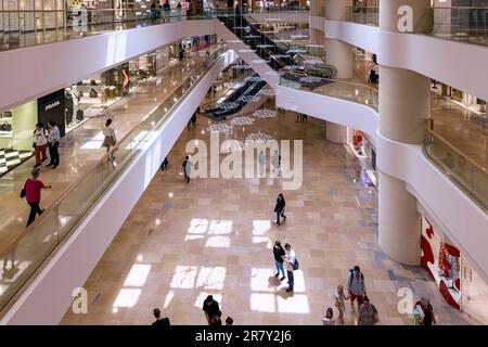 Einkäufer im Einkaufszentrum Pacific Place, Admiralty, Hongkong, SAR, China Stockfoto