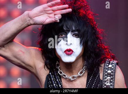 München, Deutschland. 17. Juni 2023. Sänger und Gitarrist Paul Stanley von der US-Band Kiss ist während eines Konzerts auf dem Königsplatz auf der Bühne. Im Rahmen ihrer Abschiedstour „End of the Road“ spielt die Band insgesamt vier Konzerte in Deutschland. Kredit: Sven Hoppe/dpa/Alamy Live News Stockfoto