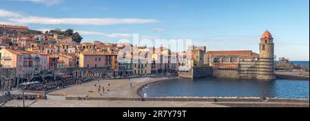 Ein malerischer Blick auf die Küstenstadt Collioure, Frankreich Stockfoto