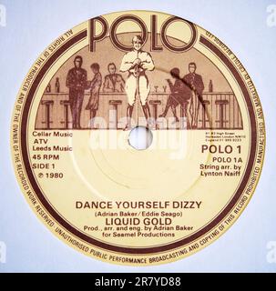 Mittleres Etikett der 1980 erschienenen 7-Zoll-Single-Version von Dance Yourself Dizzy by Liquid Gold Stockfoto