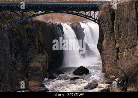 Der Paterson Great Falls National Historical Park bei Tageslicht in den USA Stockfoto