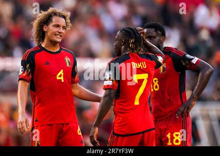 Brüssel, Belgien. 17. Juni 2023. BRÜSSEL, BELGIEN – JUNI 17: Wout Faes aus Belgien interagiert mit Jeremy Doku aus Belgien und Orel Mangala aus Belgien während des Qualifikationsspiels der Gruppe D – UEFA EURO 2024 zwischen Belgien und Österreich im King Baudouin Stadium am 17. Juni 2023 in Brüssel, Belgien (Foto von Joris Verwijst/Orange Pictures). Guthaben: Orange Pics BV/Alamy Live News Stockfoto