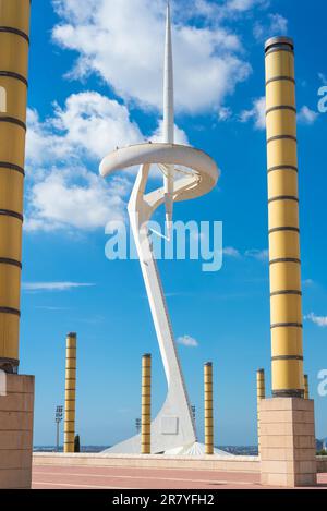 Der Montjuic Communications Tower auf Katalanisch, Torre de Comunicacions de Montjuic, bekannt als Torre Calatrava und Torre Telefonica, ist ein Stockfoto