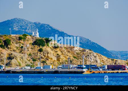 Der Strand am Hafen von Rafina in Attica, Griechenland Stockfoto