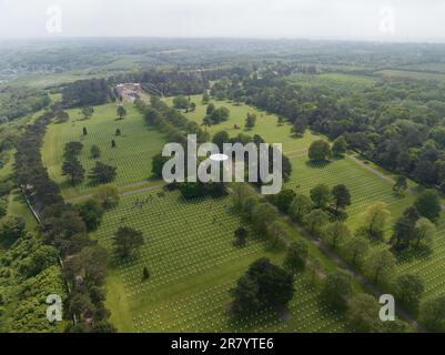 Drohnenfoto des amerikanischen friedhofs von WW2 in der Normandie. Stockfoto
