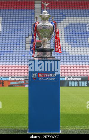 Der Betfred Challenge Cup vor dem Viertelfinalspiel des Betfred Challenge Cup Wigan Warriors vs Warrington Wolves im DW Stadium, Wigan, Großbritannien, 18. Juni 2023 (Foto: Gareth Evans/News Images) Stockfoto