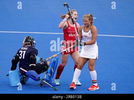 Die britische Charlotte Watson feiert das zweite Tor ihrer Seite beim FIH Hockey Pro League-Spiel der Frauen in Lee Valley, London. Foto: Sonntag, 18. Juni 2023. Stockfoto