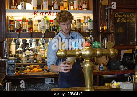 Das Marksman Public House in London, England. Stockfoto