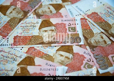 Währungsscheine in pakistanischen Rupien Stockfoto
