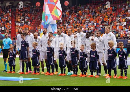 Enschede, Niederlande. 18. Juni 2023. FC Twente Stadion, Enschede, Niederlande, 18. Juni 2023, Spieler Italiens stellen sich während des Spiels der National Anthems auf den dritten Platz – Niederlande gegen Italien – Fußballspiel UEFA Nations League Credit: Live Media Publishing Group/Alamy Live News Stockfoto