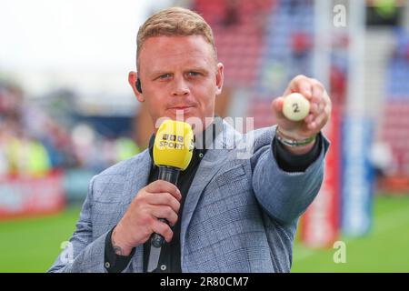 Kevin Brown, ehemaliger Spieler der Salford Red Devils, zieht beim Halbfinale des Betfred Challenge Cup während des Viertelfinalspiels des Betfred Challenge Cup das Spiel Wigan Warriors vs Warrington Wolves im DW Stadium, Wigan, Großbritannien, 18. Juni 2023 (Foto von Gareth Evans/News Images) Stockfoto