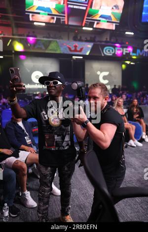 Atlanta, USA. 16. Juni 2023. Atlanta, GA - 16. Juni: Flava Flav posiert auf der PFL Atlanta 5 am 16. Juni 2023 in der Overtime Elite Arena in Atlanta, Georgia. (Foto: Aaron Litz/PxImages/Sipa USA) Guthaben: SIPA USA/Alamy Live News Stockfoto