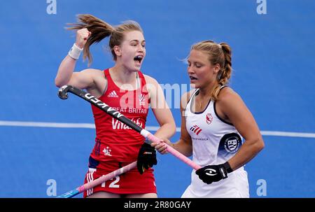 Die britische Charlotte Watson feiert das zweite Tor ihrer Seite beim FIH Hockey Pro League-Spiel der Frauen in Lee Valley, London. Foto: Sonntag, 18. Juni 2023. Stockfoto