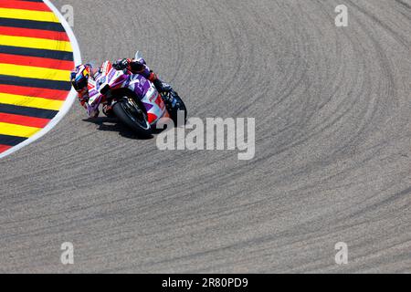 Sachsenring, Hohenstein-Ernstthal, Sachsen, Deutschland. 18. Juni 2023. 2023 Deutsche MotoGP, Renntag; Nummer 89 Prima Pramac Rennfahrer Jorge Martin während des Rennens Credit: Action Plus Sports/Alamy Live News Stockfoto