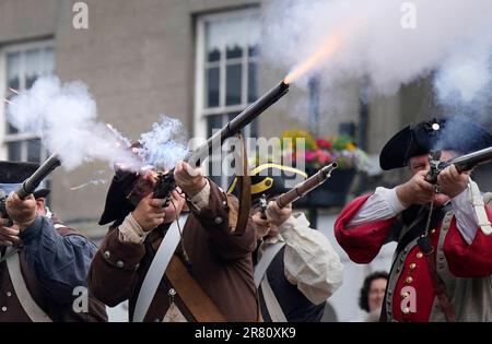 Nachbildungen der Schlacht der Enniscorthy Bridge in Enniscorthy, Grafschaft Wexford, anlässlich des 225. Jahrestages der Rebellion von 1798 zwischen den Vereinigten Iren und den Kronmächten. Foto: Sonntag, 18. Juni 2023. Stockfoto